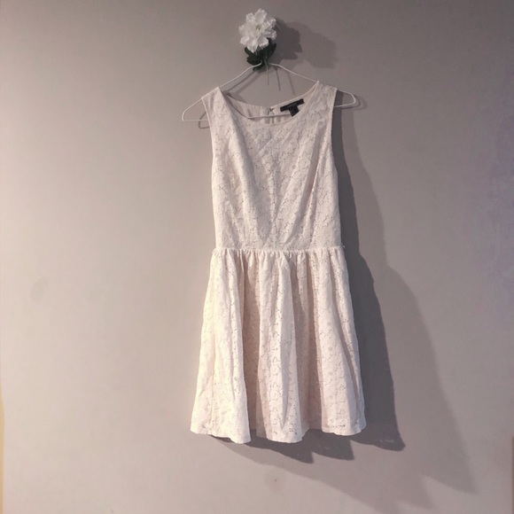 Forever 21 Dresses & Skirts - F21 sleeveless white dress Forever 21 Dresses & Skirts - F21 sleeveless white dress